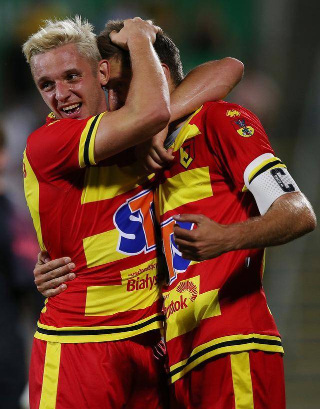 关于阿扎伦卡焦点对战，Uzi与70激战拜仁分钟，出色发挥胜负难料！全场沸腾不已的信息