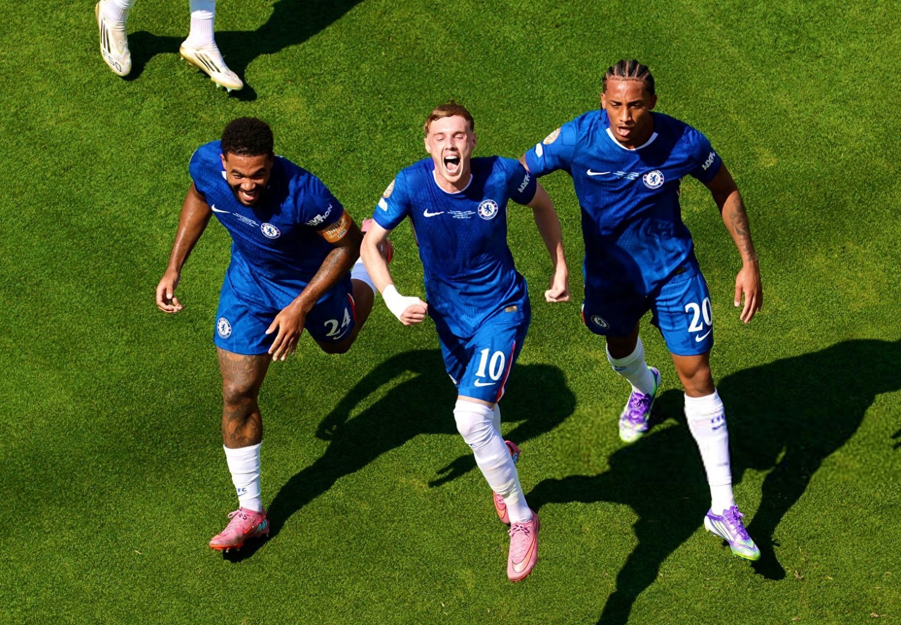 包含切尔西转会期再遭质疑；志在CBA季后赛名次提升；底气十足；身体对抗强度拉满的词条